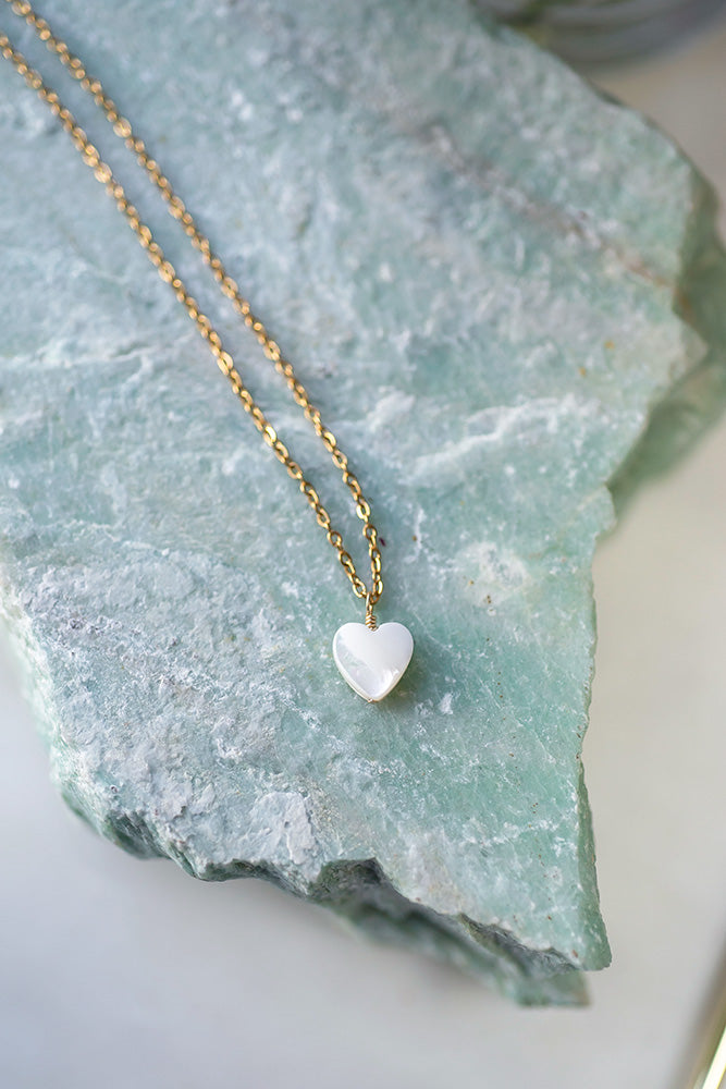 Mother of Pearl Heart Pendant Necklace
